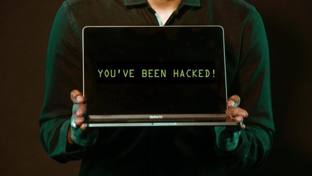 Zhackowany komputer.